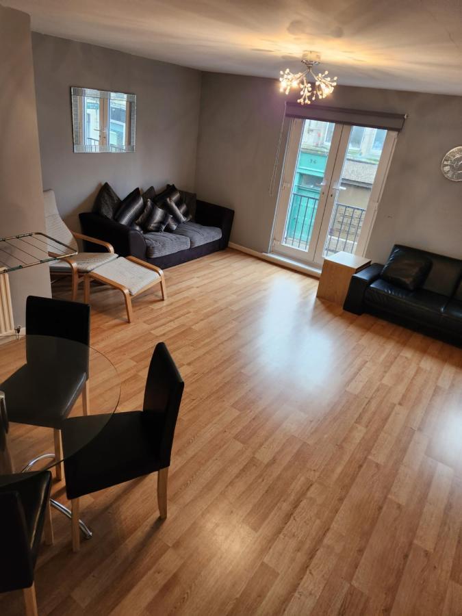 No 11 3 Bed Serviced Appartment Town Centre Girvan Exterior photo