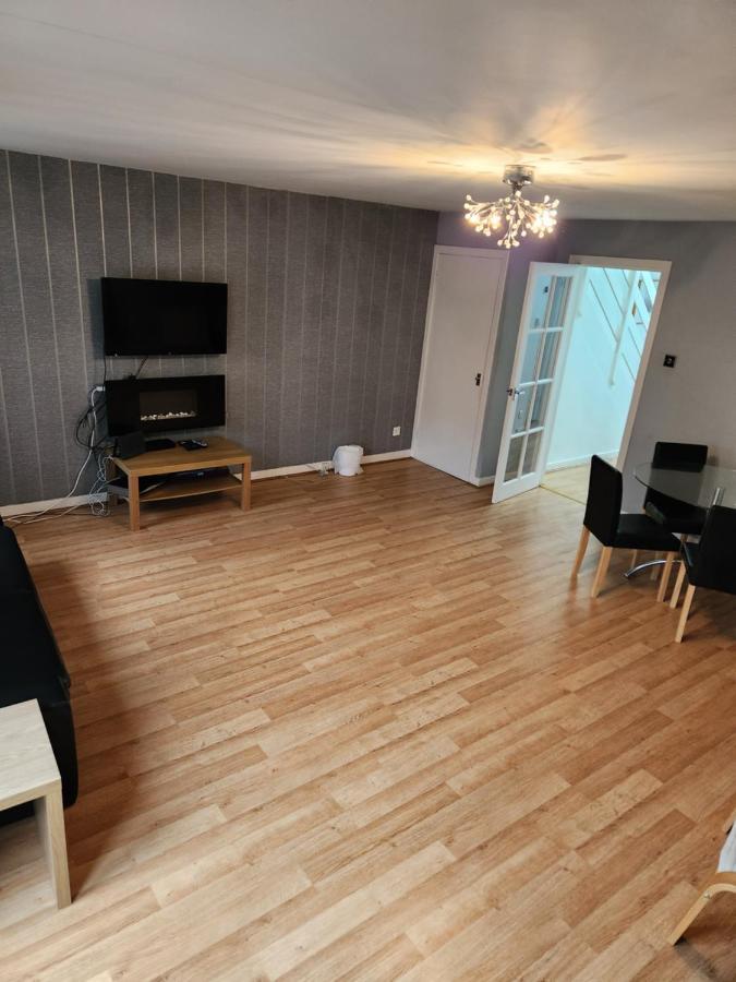 No 11 3 Bed Serviced Appartment Town Centre Girvan Exterior photo